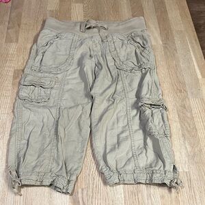 Y2K NOBO No Boundaries women’s tan cargo Capris